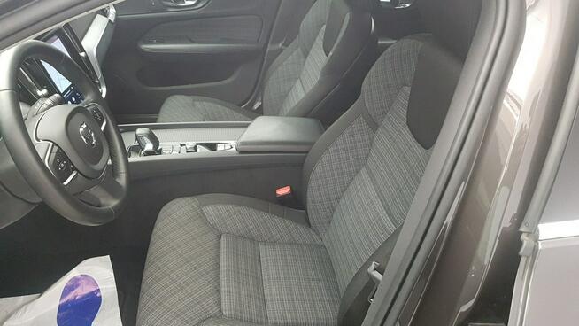 Volvo V60 B4 D Core ! Z Polskiego Salonu ! Faktura Vat !