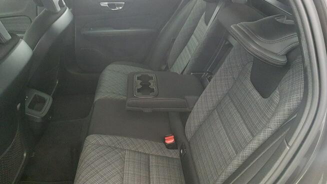 Volvo V60 B4 D Core ! Z Polskiego Salonu ! Faktura Vat !