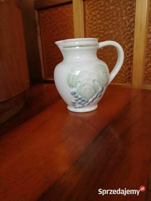 ceramiczny biały dzbanek