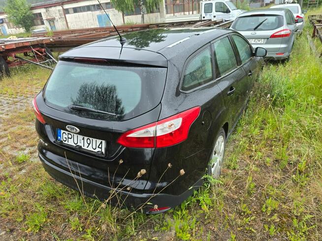 Syndyk sprzedaje pojazdy osobowe po firmie Vistal Eko