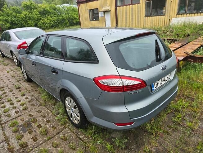 Syndyk sprzedaje pojazdy osobowe po firmie Vistal Eko