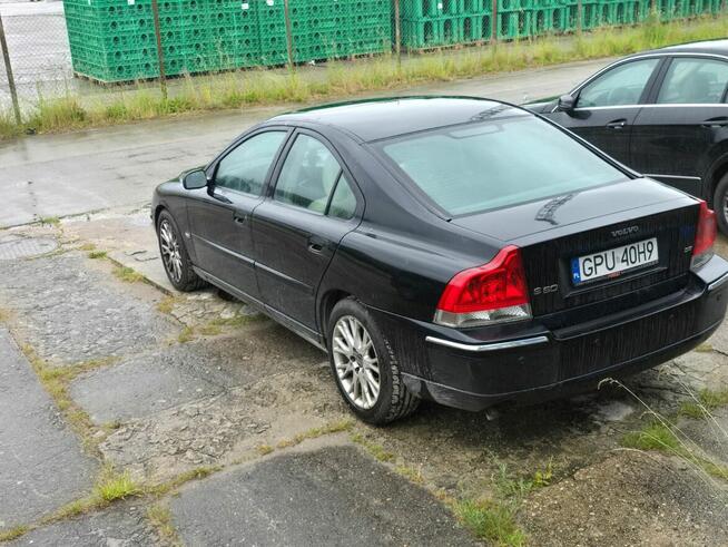 Syndyk sprzedaje pojazdy osobowe po firmie Vistal Eko