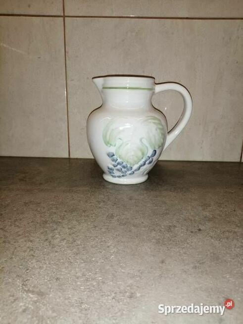 ceramiczny biały dzbanek