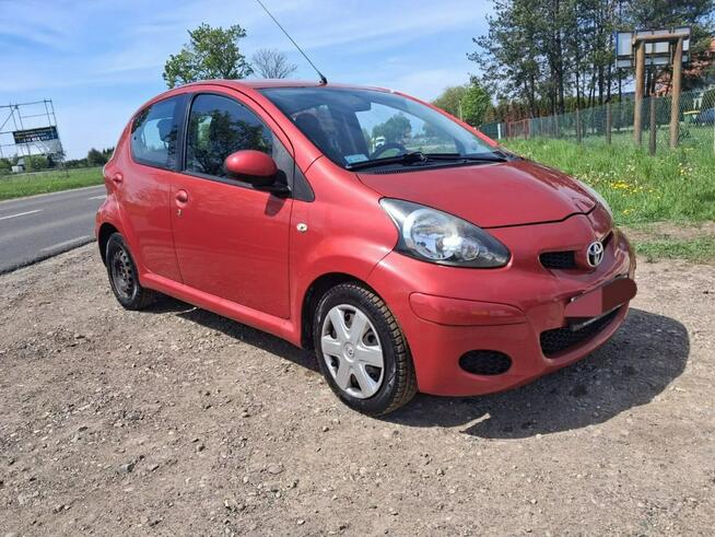 Toyota Aygo 2011 r, bogata wersja z klima 1.0 nie zgniła Tanie Auta Fasty