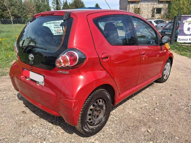 Toyota Aygo 2011 r, bogata wersja z klima 1.0 nie zgniła Tanie Auta Fasty