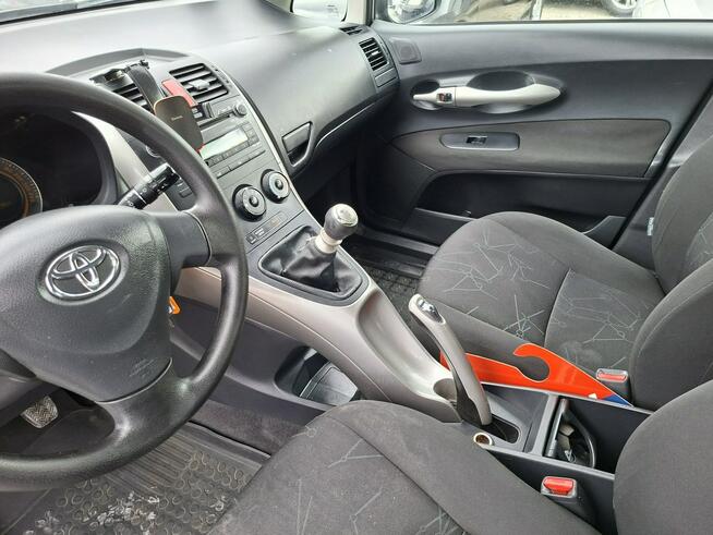 Toyota Auris 1.3 benzyna 5drzwi ważne opłaty