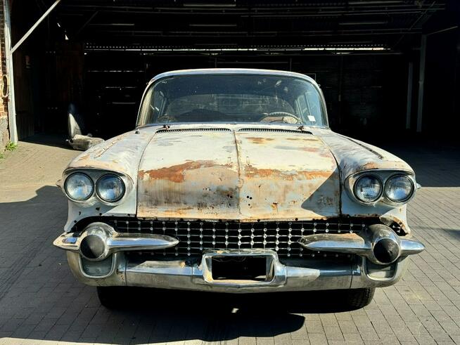 Cadillac Sedan 60 Series 1958 Poszukiwany rocznik extra części