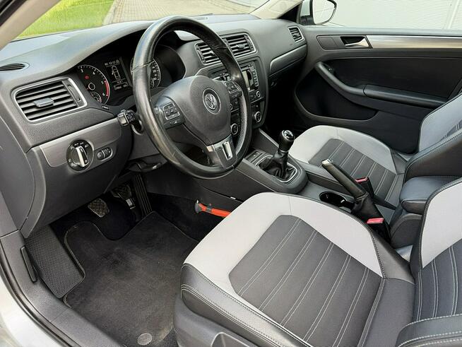 Volkswagen Jetta Climatronic PDC Navi Gwarancja