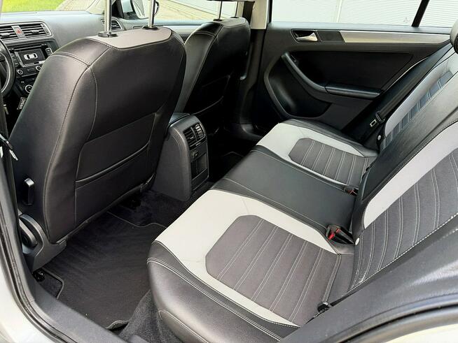 Volkswagen Jetta Climatronic PDC Navi Gwarancja