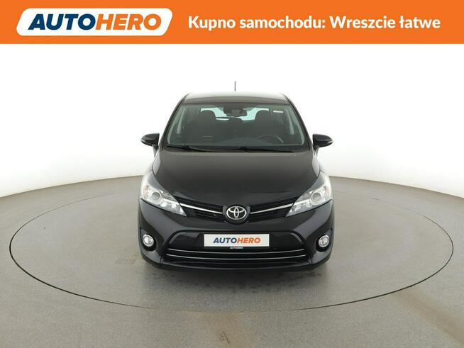 Toyota Verso automat klima auto grzane fotele kamera cofania hak