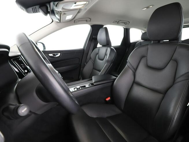 Volvo XC 60 FV23% B4 automat skóra navi kamera grzane fotele LED tempomat