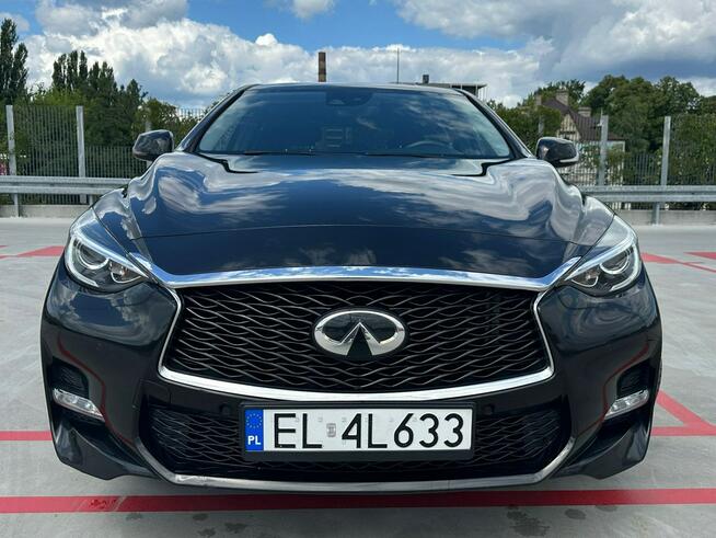 Infiniti Q30