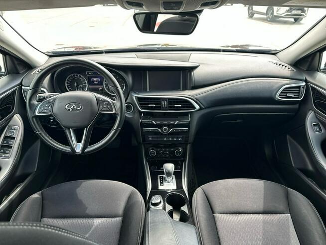 Infiniti Q30