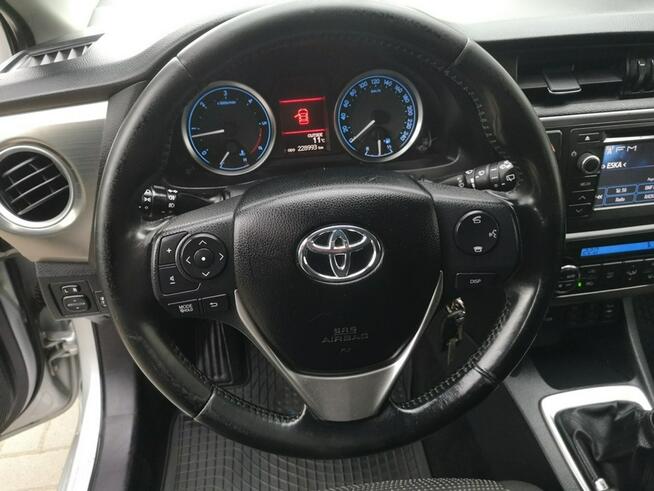 Toyota Auris 2.0 D4D 124KM Klimatron Parktr Kmera Alu Ledy Salon Polska Gwarancja