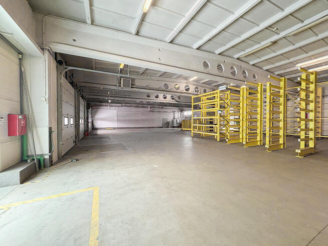 Obiekt biurowo-magazynowy 1 501 m2+działka 56 arów