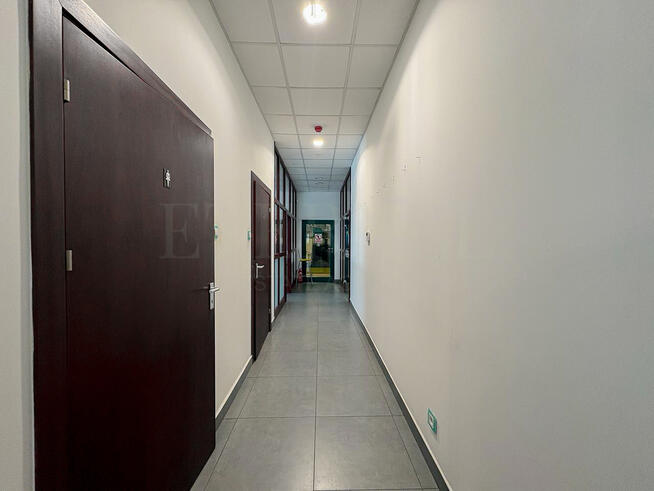 Obiekt biurowo-magazynowy 1 501 m2+działka 56 arów