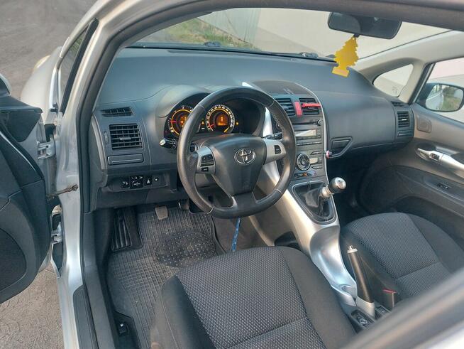 Auris 2010r.