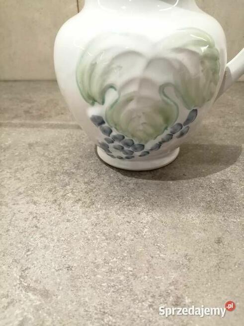 ceramiczny biały dzbanek
