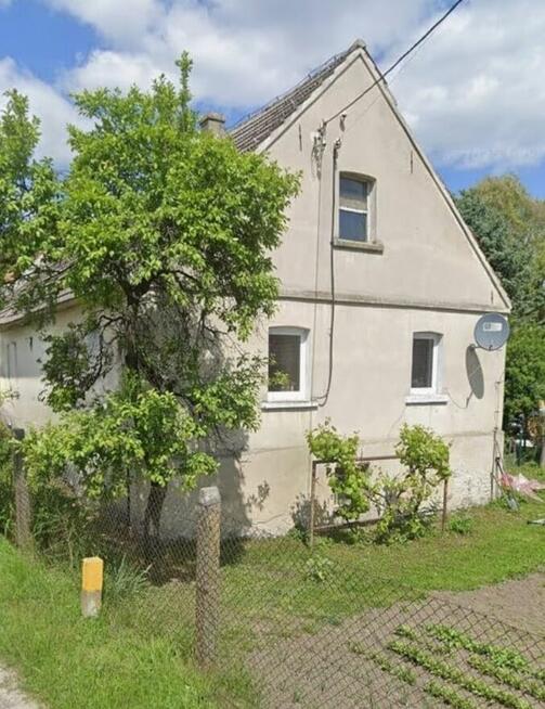 Dom wolnostojący na 18 - arowej działce