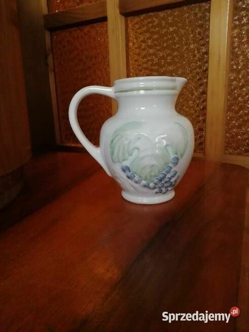 ceramiczny biały dzbanek