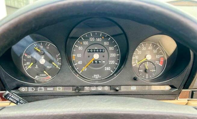 1986 Mercedes-Benz SL 300 R107 Cabriolet