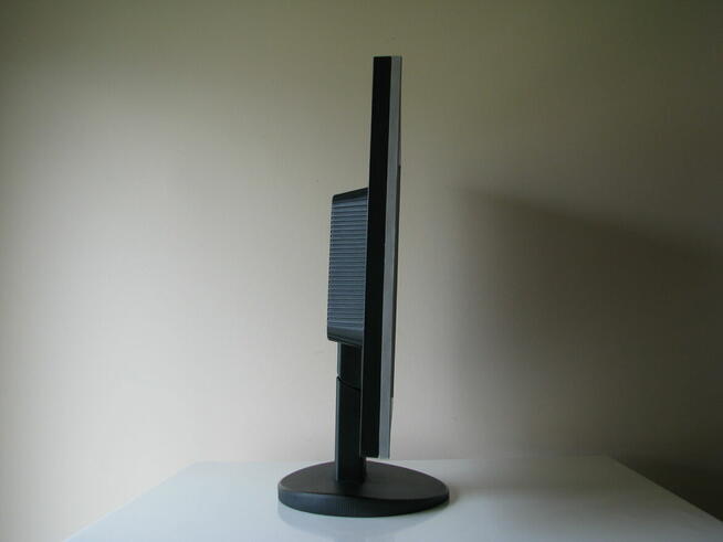 Monitor LCD do komputera LG Flatron L1952S 19 cali