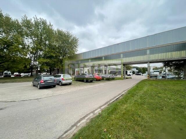 Biuro w byłej fabryce,1 piętro,dostęp24h,parking