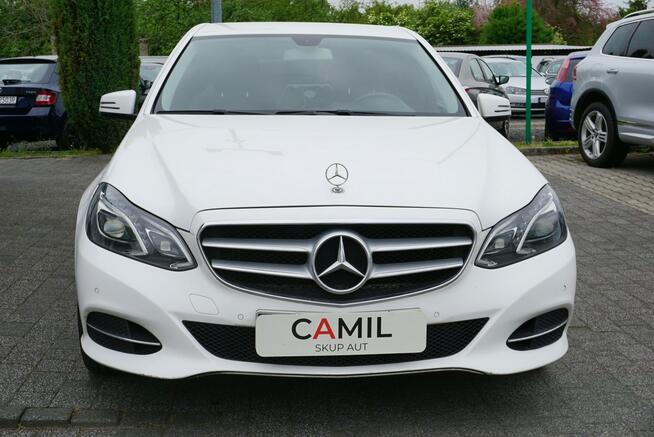 Mercedes E 220 polski salon