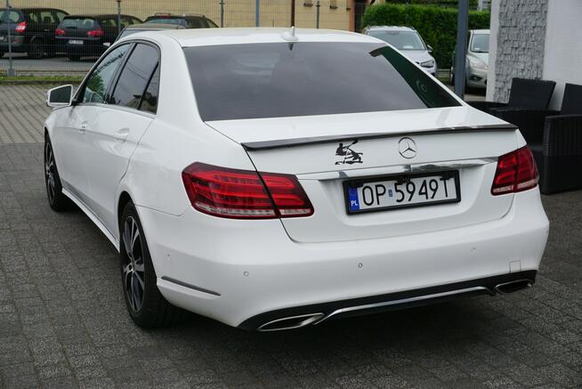 Mercedes E 220 polski salon