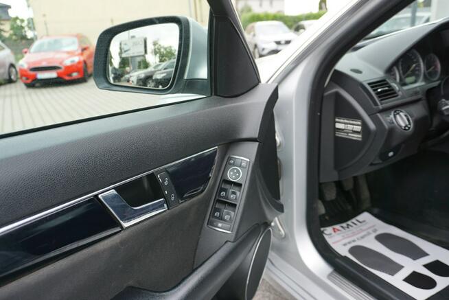 Mercedes C 200 zarejestrowany, ubezpieczony