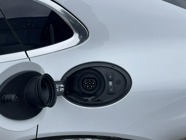 Porsche Panamera 4 Europa Plug IN 4x4 BOSE Pamięć Pneumatyka 470KM