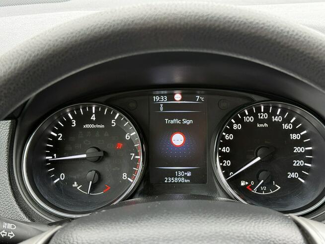Nissan Qashqai 1,2T 115KM Tekna/PDC/Pod.Fotele/Klima/Alu/Tempomat/Serwis