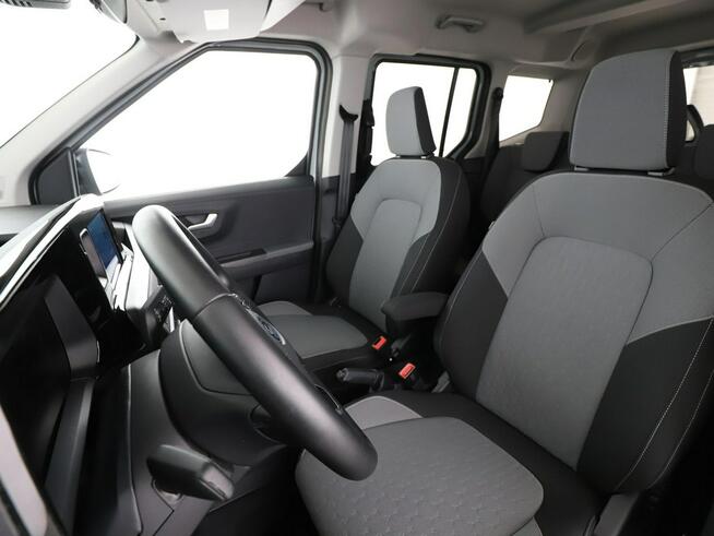 Ford Tourneo Courier klima auto kamera i czujniki parkowania asystenci
