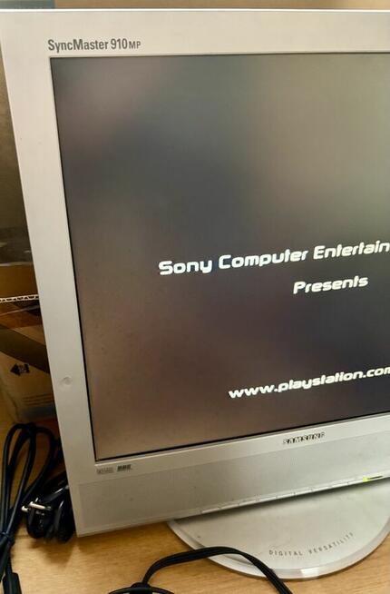 Zestaw PlayStation 2 z monitorem SyncMaster 910MP + akcesori