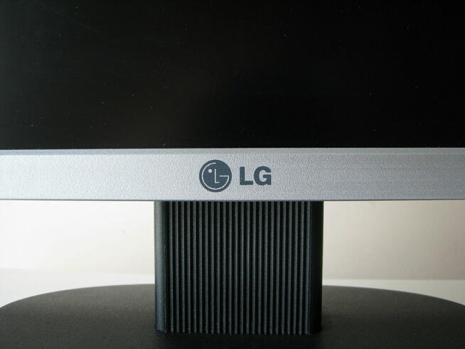 Monitor LCD do komputera LG Flatron L1952S 19 cali