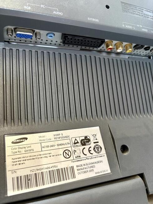 Zestaw PlayStation 2 z monitorem SyncMaster 910MP + akcesori