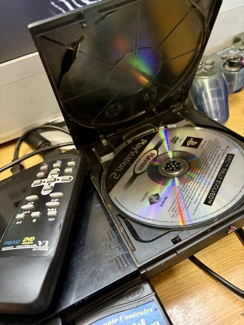 Zestaw PlayStation 2 z monitorem SyncMaster 910MP + akcesori