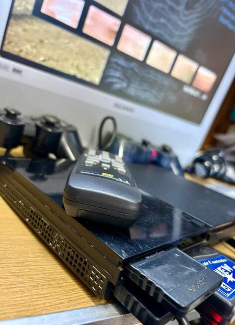 Zestaw PlayStation 2 z monitorem SyncMaster 910MP + akcesori