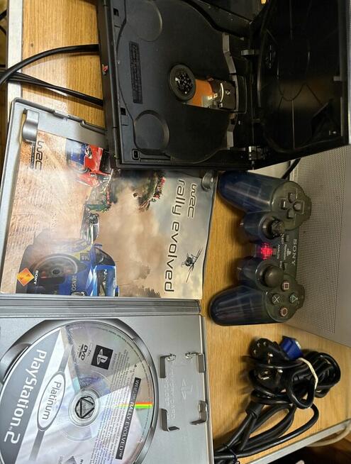 Zestaw PlayStation 2 z monitorem SyncMaster 910MP + akcesori