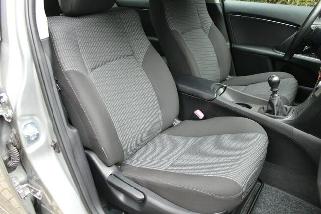 Toyota Avensis 147 KM Benzyna Przebieg 96 tys km Sedan