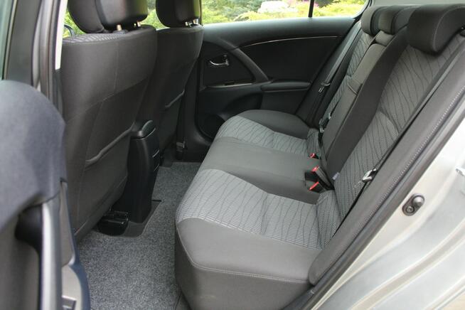 Toyota Avensis 147 KM Benzyna Przebieg 96 tys km Sedan