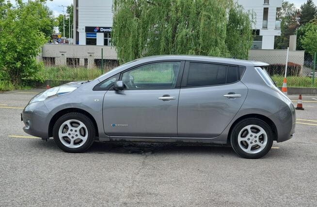 Nissan Leaf Acenta 30kWh 2016 102tys.km Pompa ciepła Kamera 360 Bezwypadkowy Alu