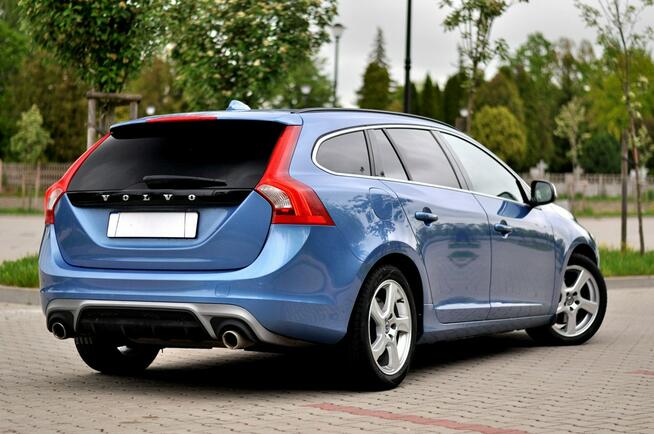 Volvo V60 D3 2.0 150KM R-Desing Xenon Led Navi Alkantara Full Opcja