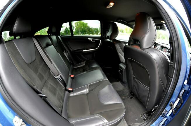 Volvo V60 D3 2.0 150KM R-Desing Xenon Led Navi Alkantara Full Opcja