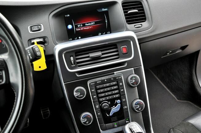 Volvo V60 D3 2.0 150KM R-Desing Xenon Led Navi Alkantara Full Opcja