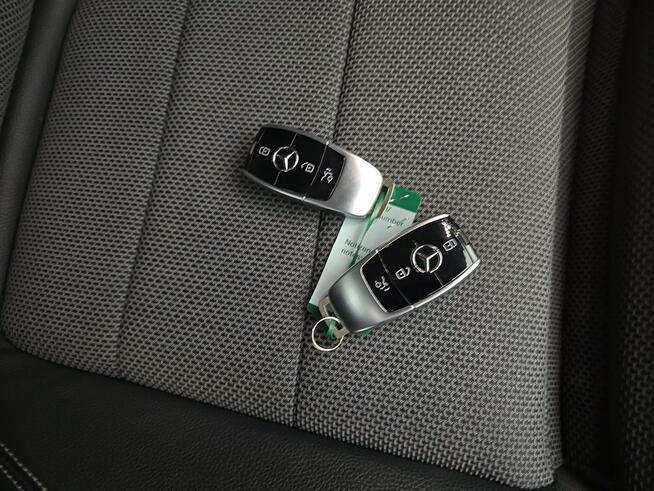 Mercedes E 220