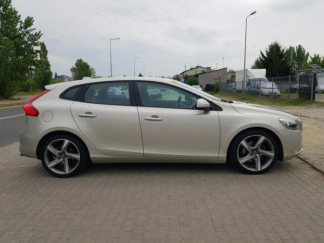 Volvo V40 2,0 Turbo Benzyna 152KM Nawigacja Skóry Zarejestrowany Gwarancja
