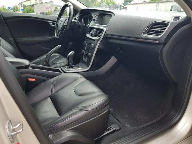 Volvo V40 2,0 Turbo Benzyna 152KM Nawigacja Skóry Zarejestrowany Gwarancja