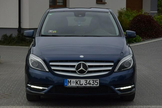 Mercedes B 180 1.6B Led Navi Kamera 2 KPL KÓŁ 135 Tys KM Sprowadzony