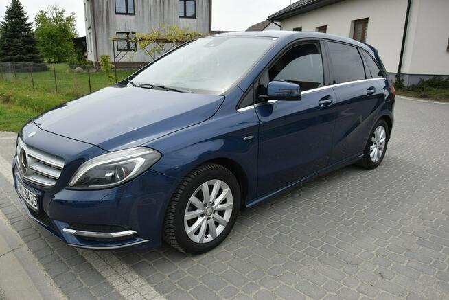 Mercedes B 180 1.6B Led Navi Kamera 2 KPL KÓŁ 135 Tys KM Sprowadzony